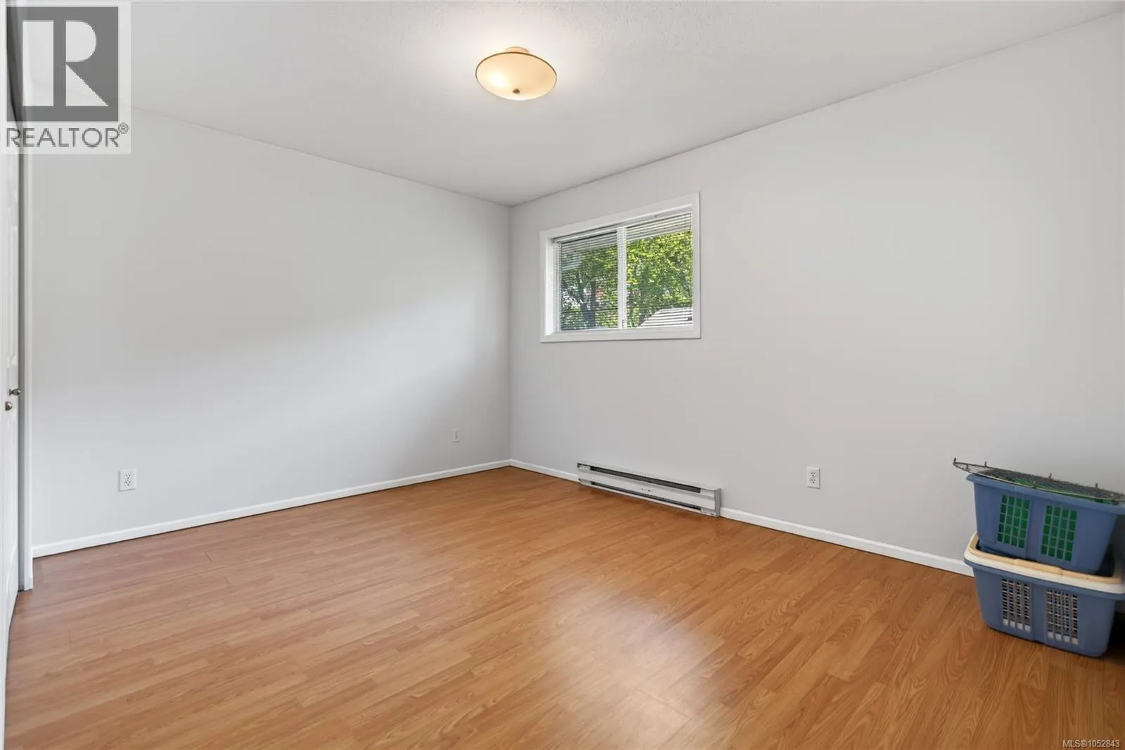 365 Panorama Cres