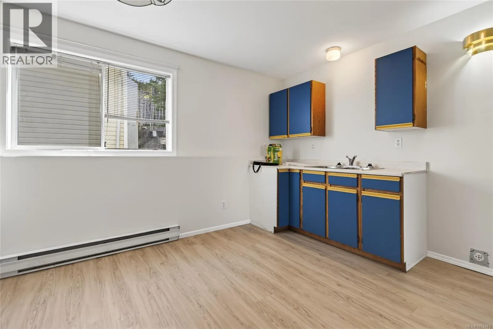 365 Panorama Cres