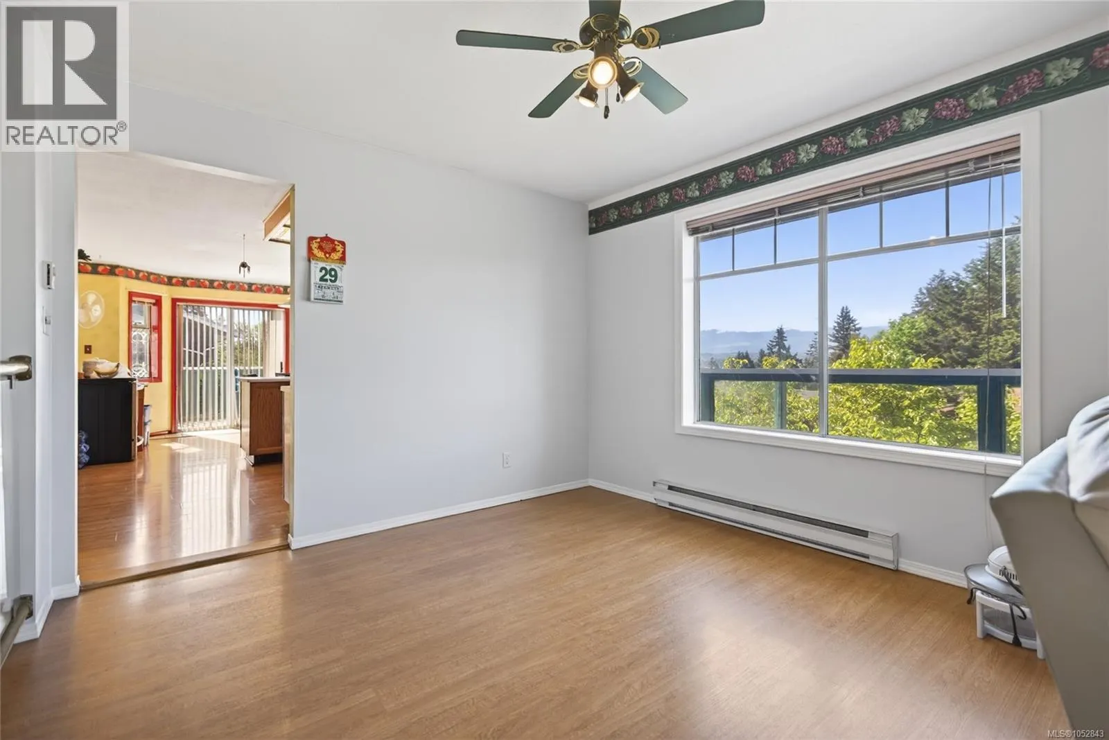 365 Panorama Cres