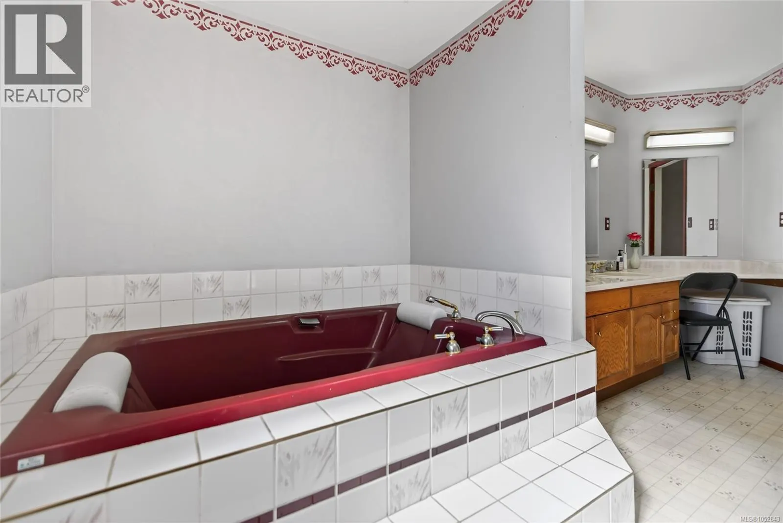 365 Panorama Cres