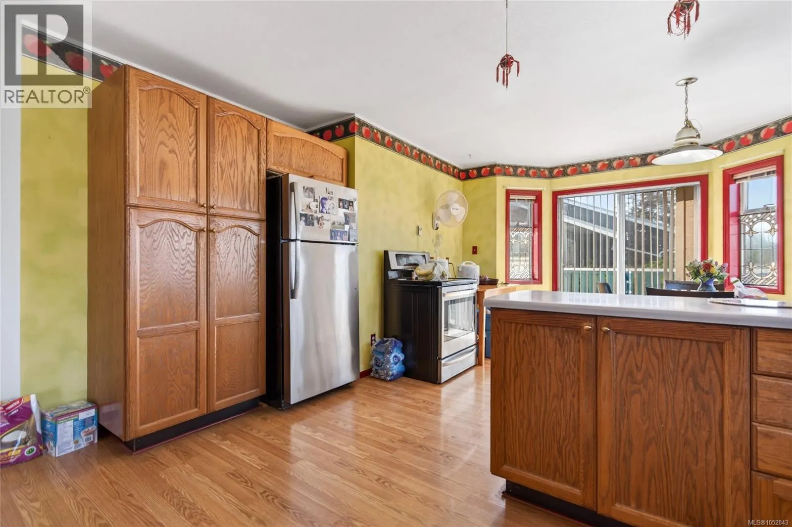 365 Panorama Cres