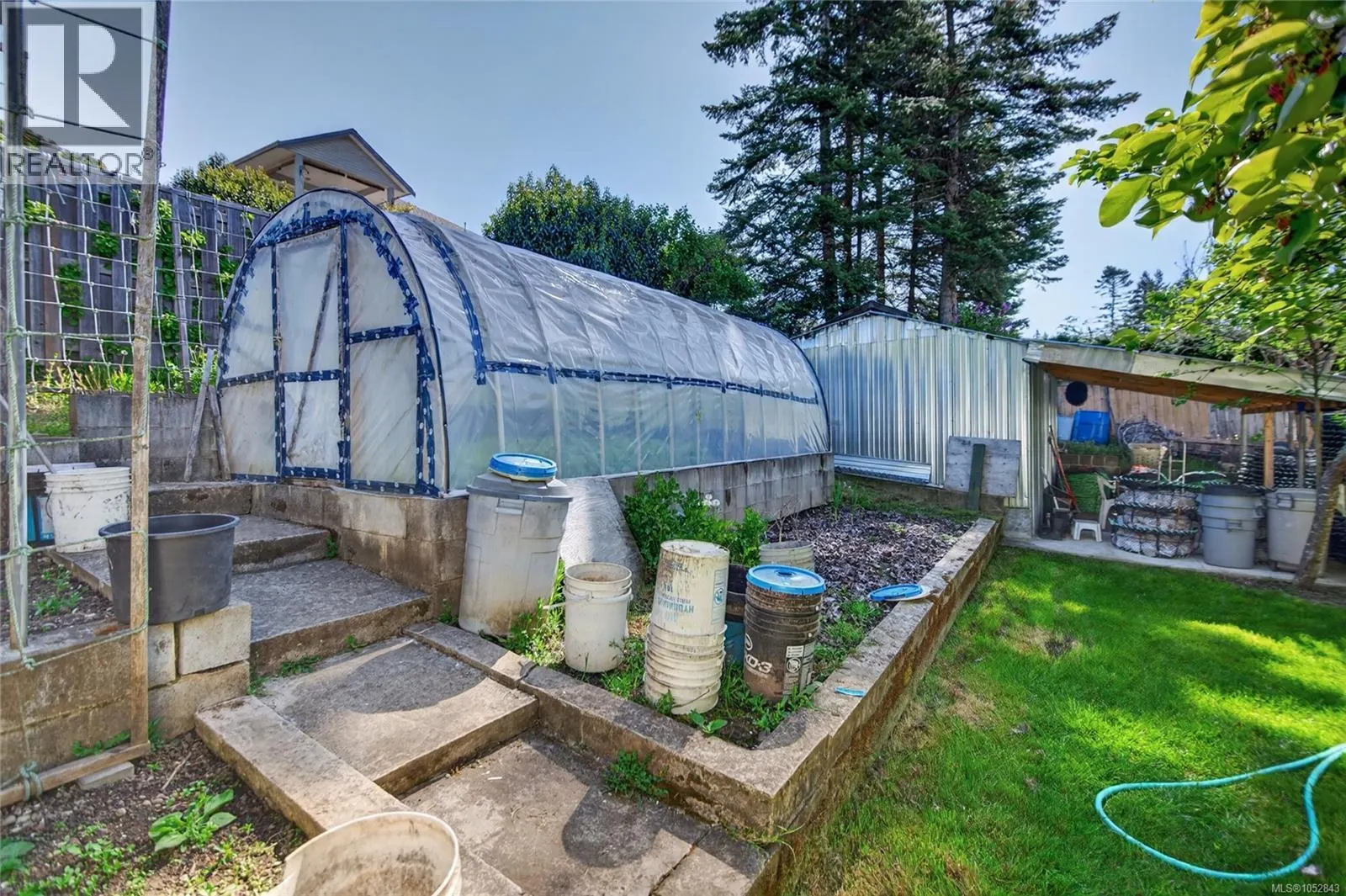 365 Panorama Cres