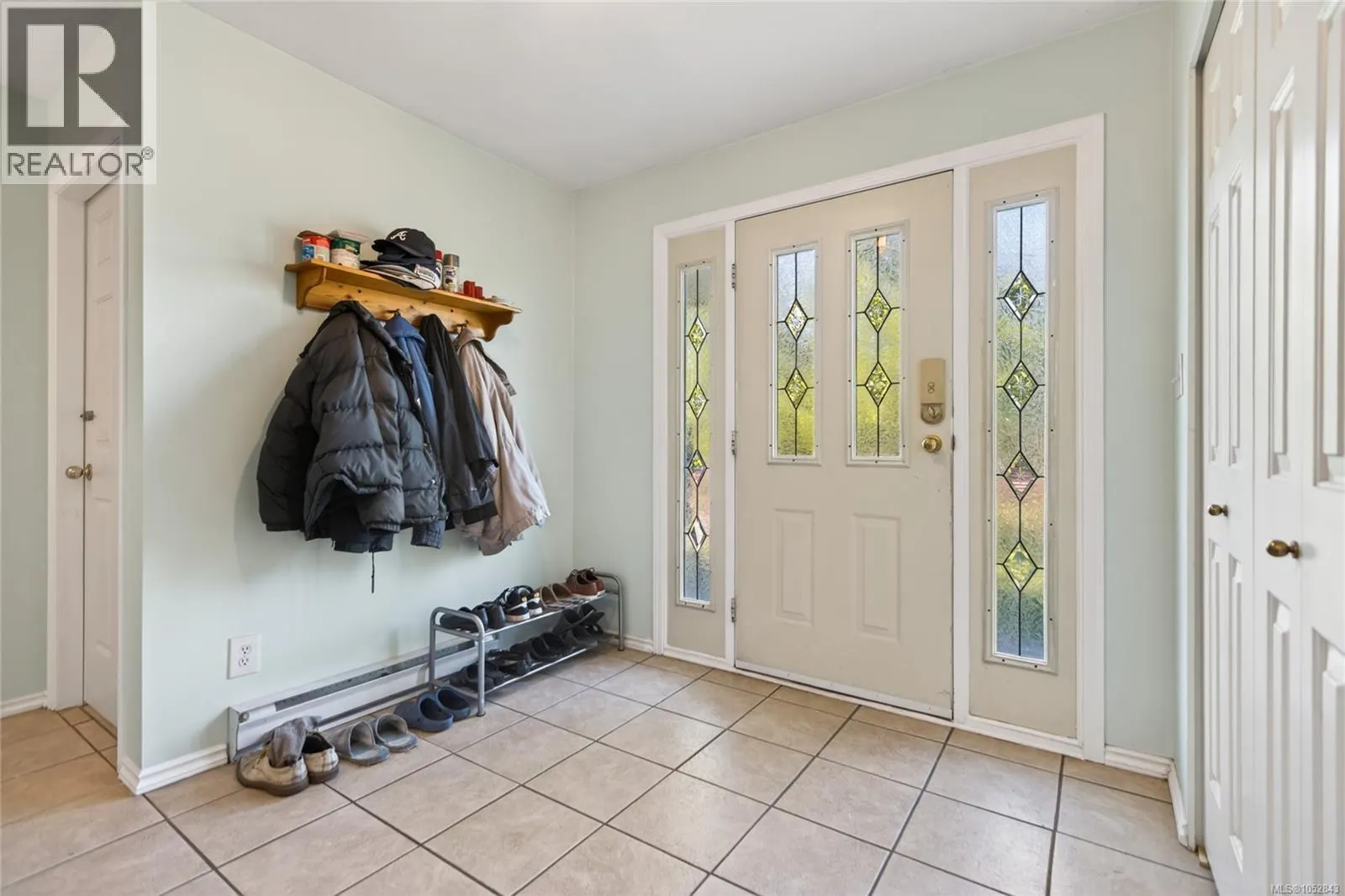 365 Panorama Cres