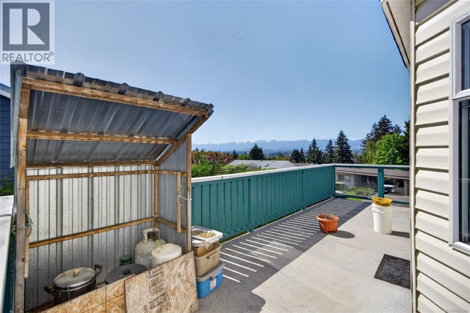 365 Panorama Cres