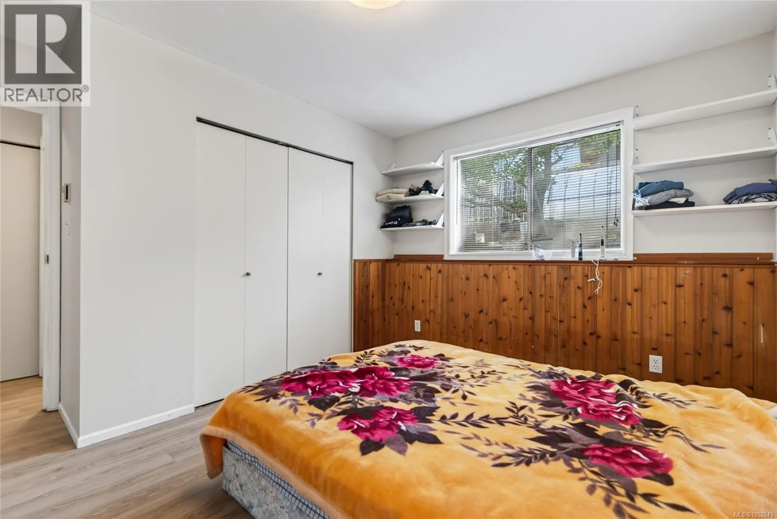 365 Panorama Cres