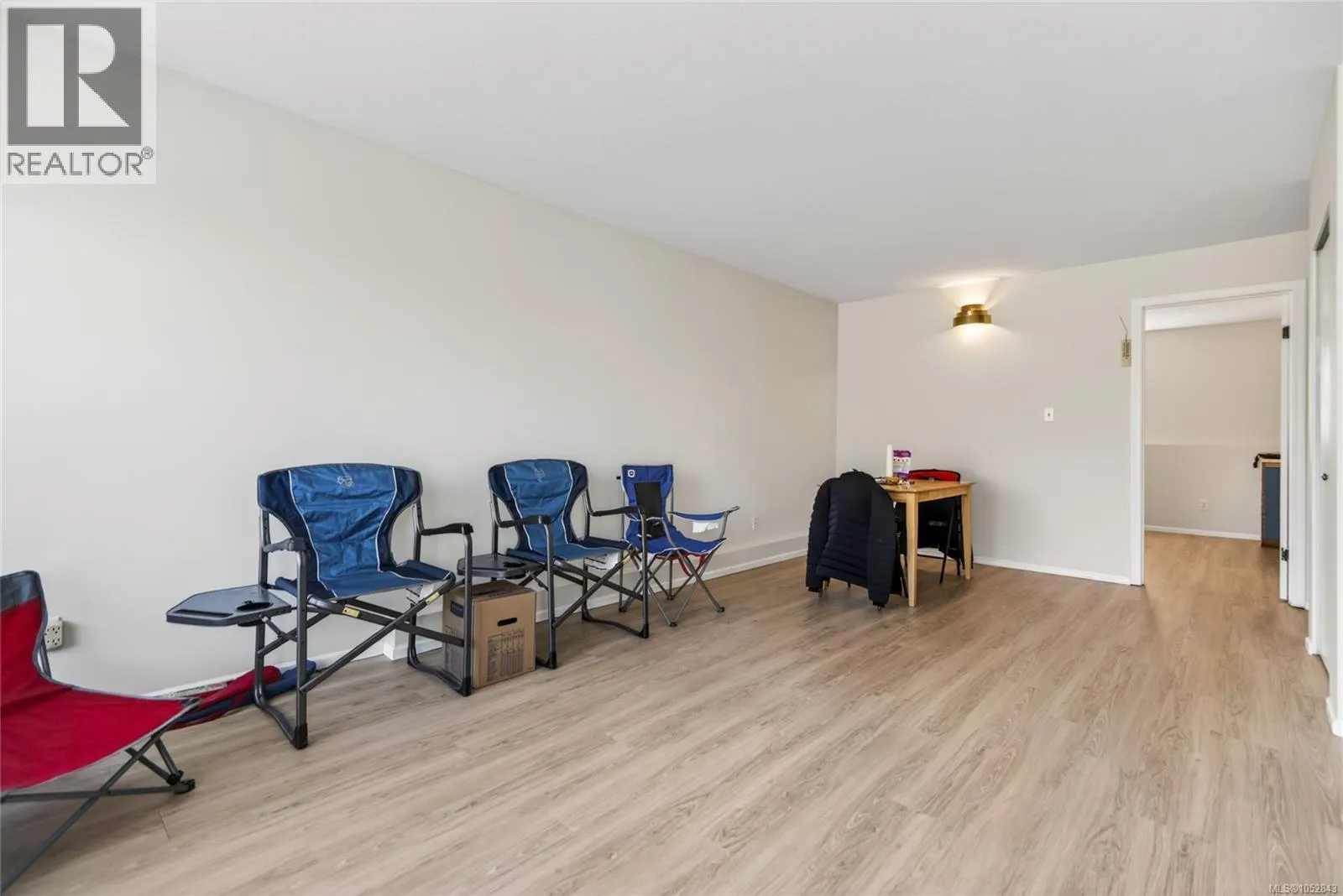 365 Panorama Cres