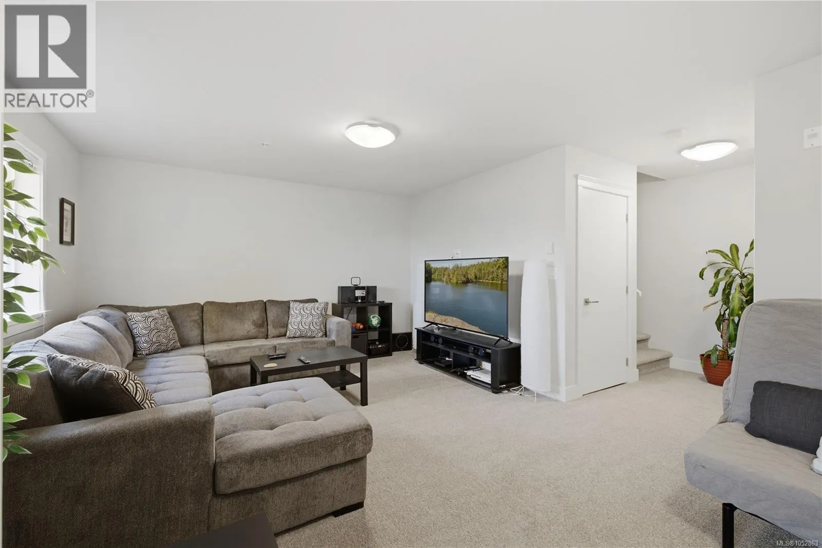 7 1900 Watkiss Way