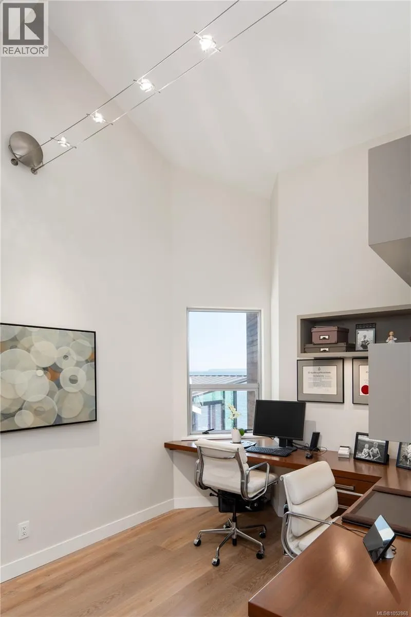 5039 Cordova Bay Rd