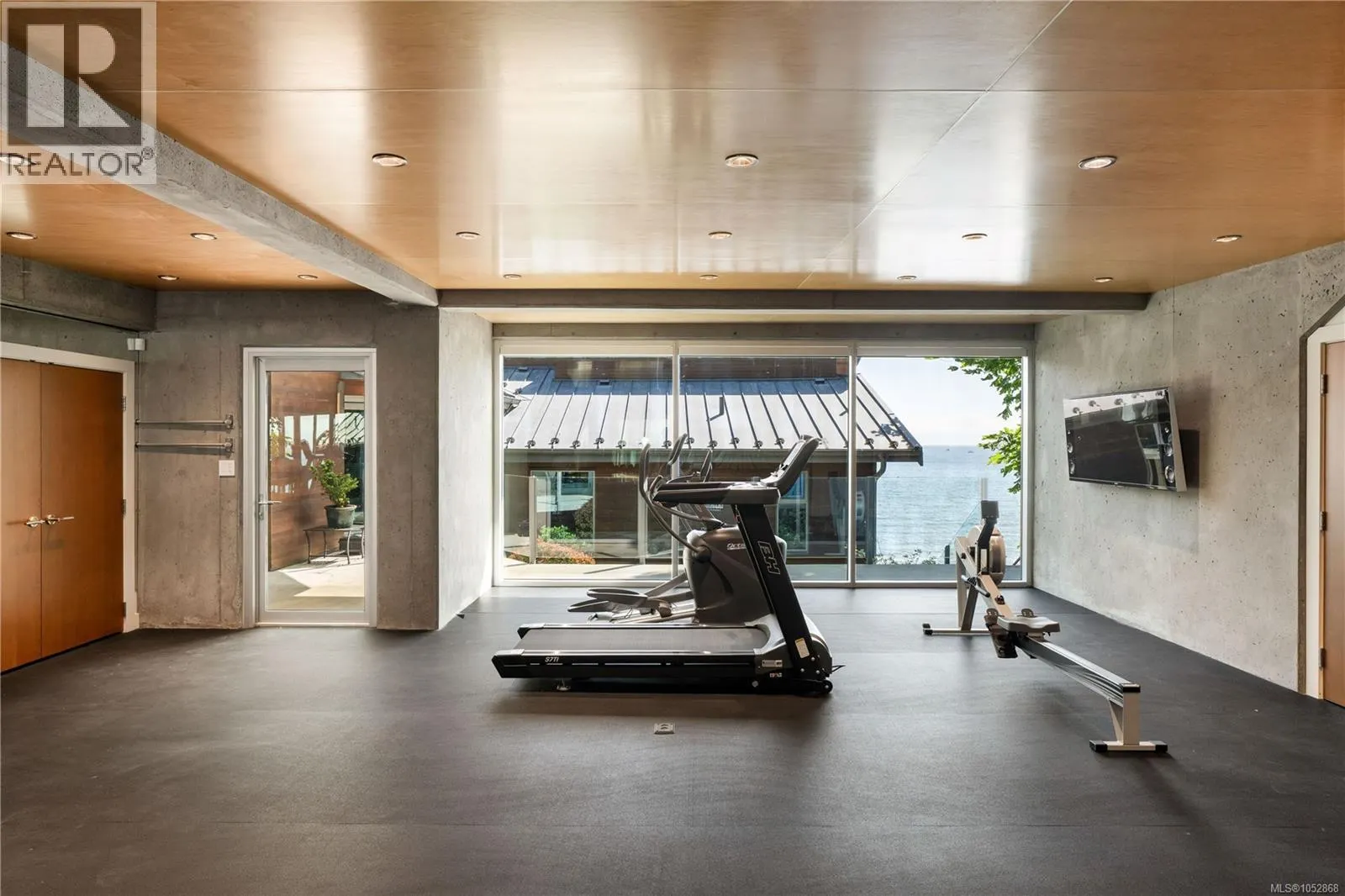 5039 Cordova Bay Rd