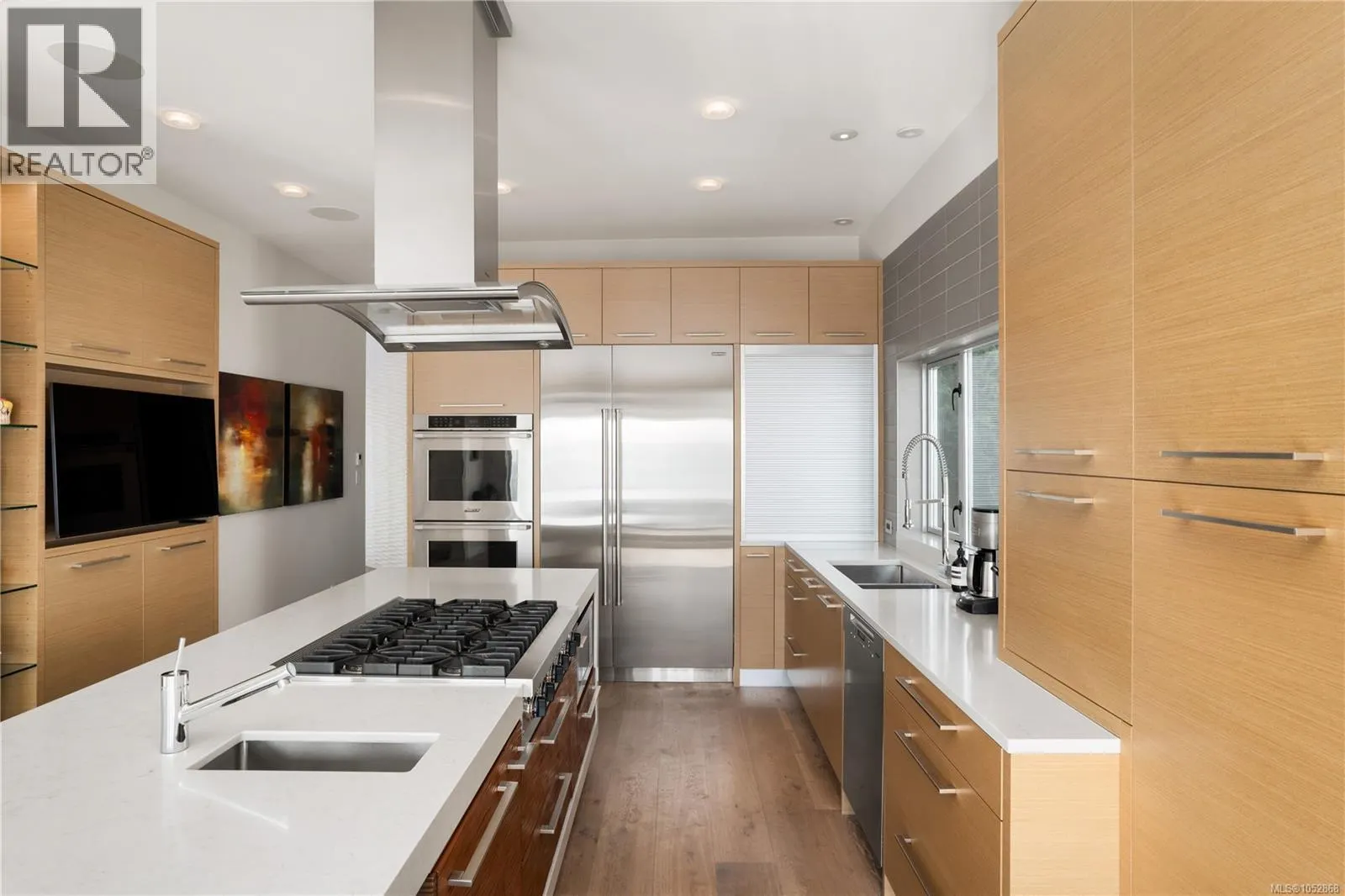 5039 Cordova Bay Rd
