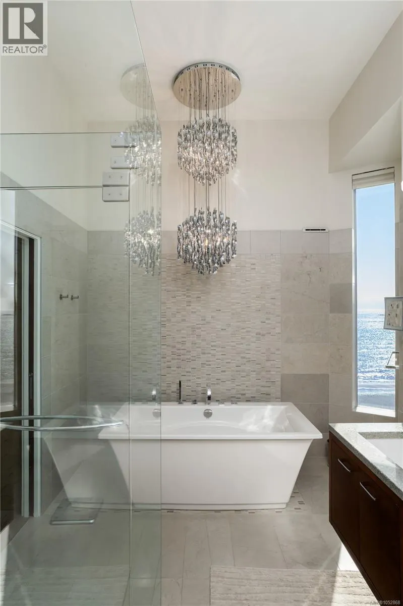 5039 Cordova Bay Rd