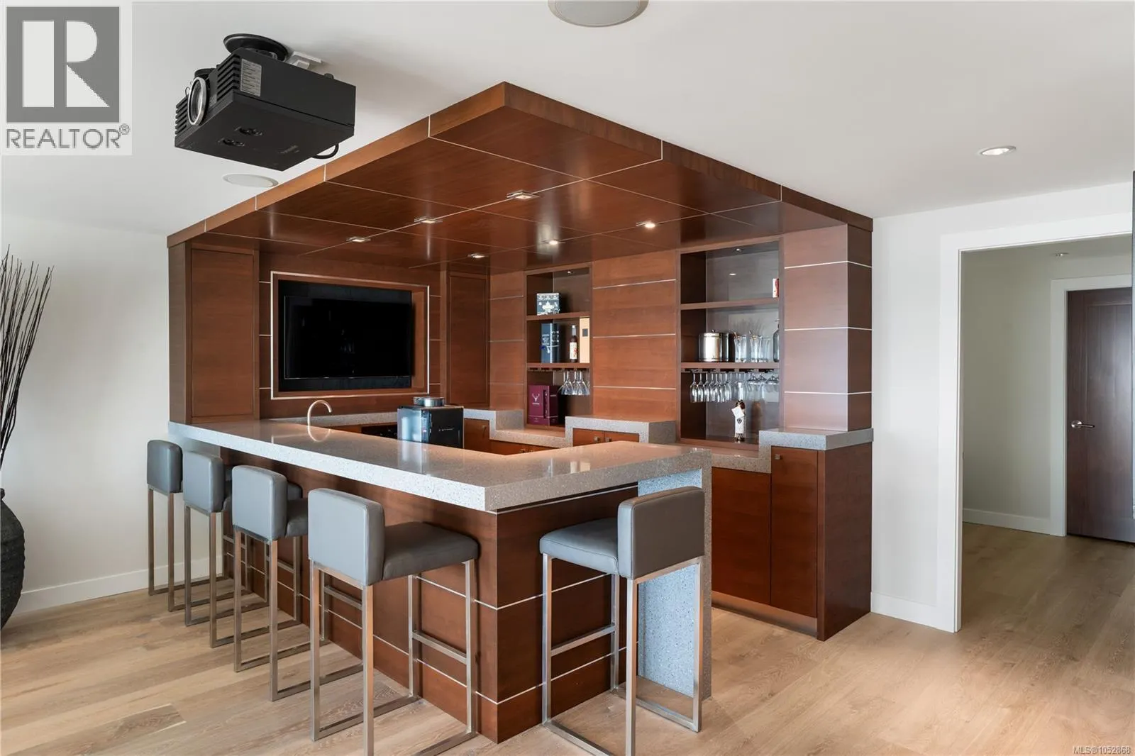 5039 Cordova Bay Rd