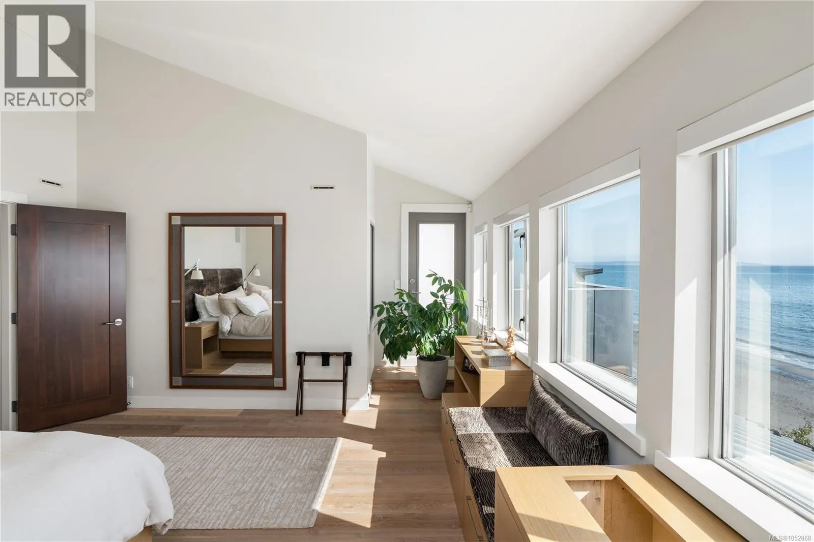 5039 Cordova Bay Rd