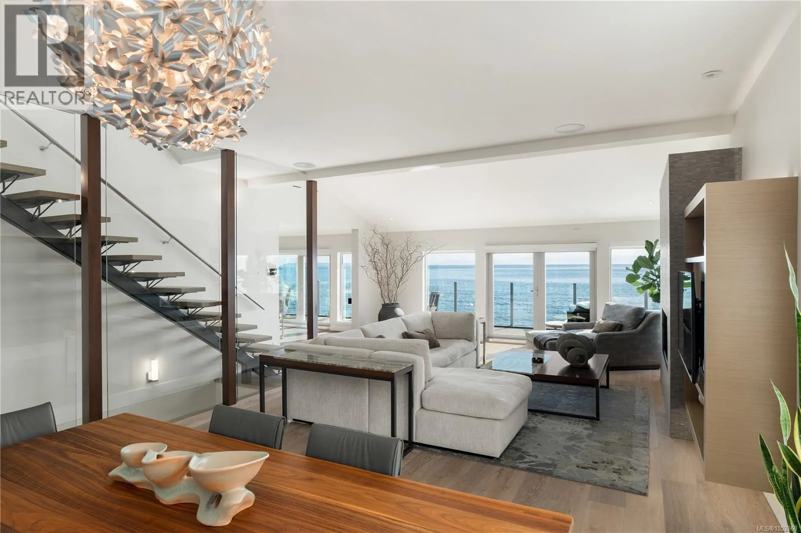 5039 Cordova Bay Rd