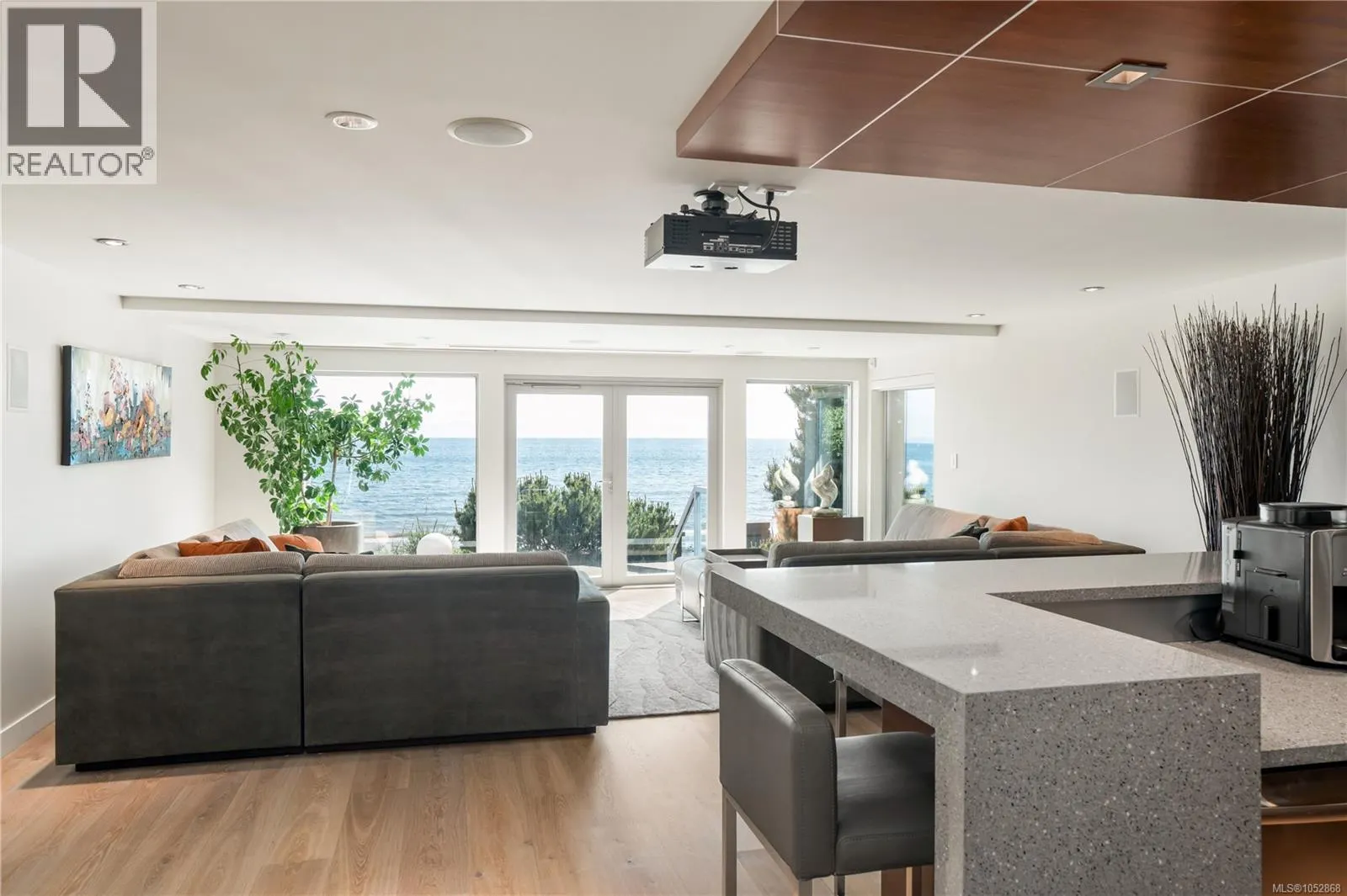 5039 Cordova Bay Rd