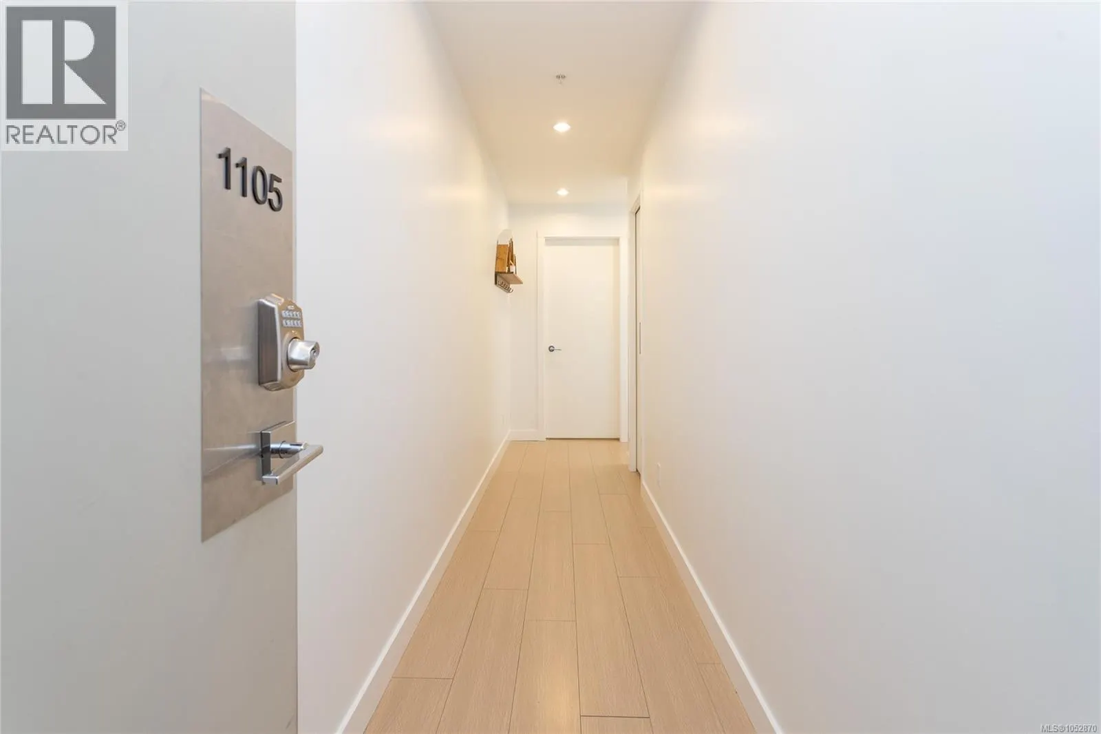 1105 728 Yates St