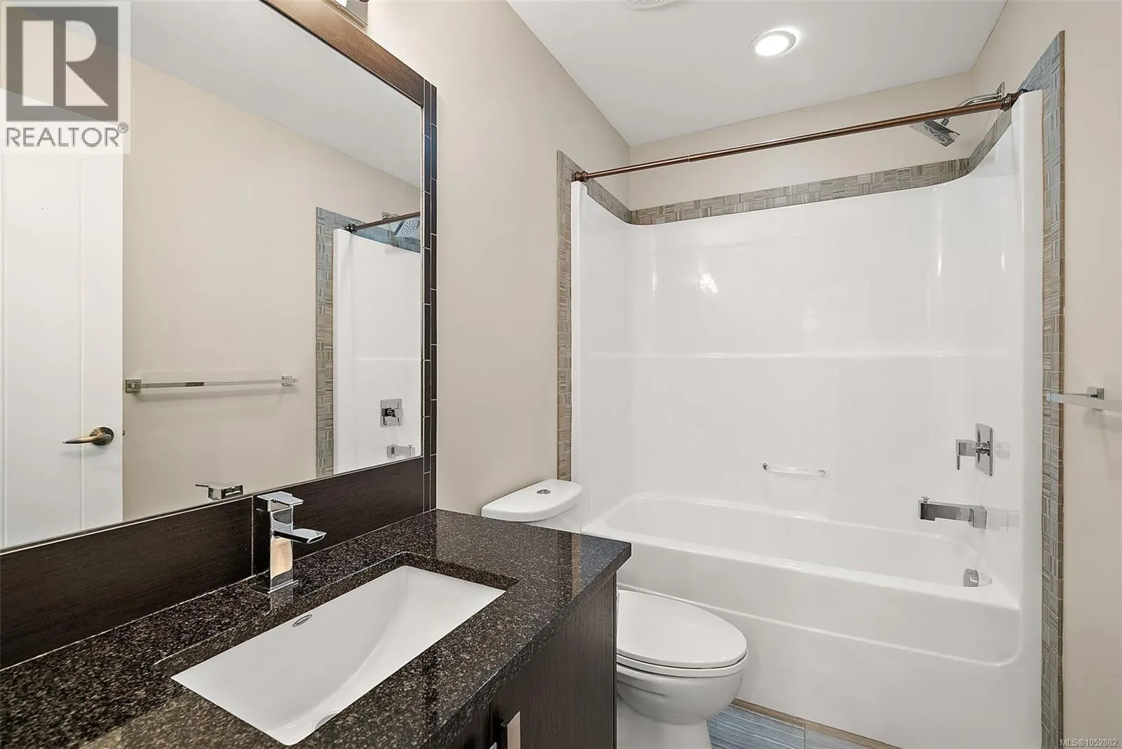 315 2655 Sooke Rd