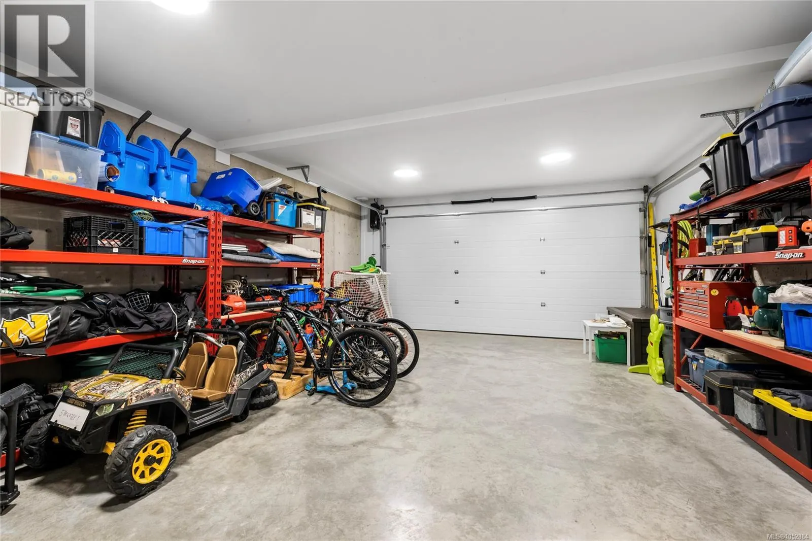 156 Golden Oaks Cres