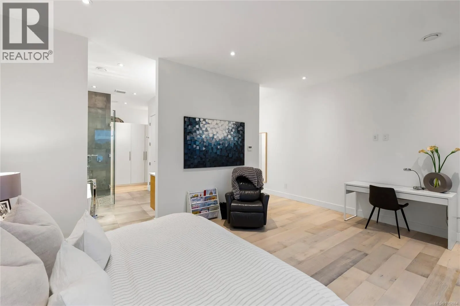156 Golden Oaks Cres