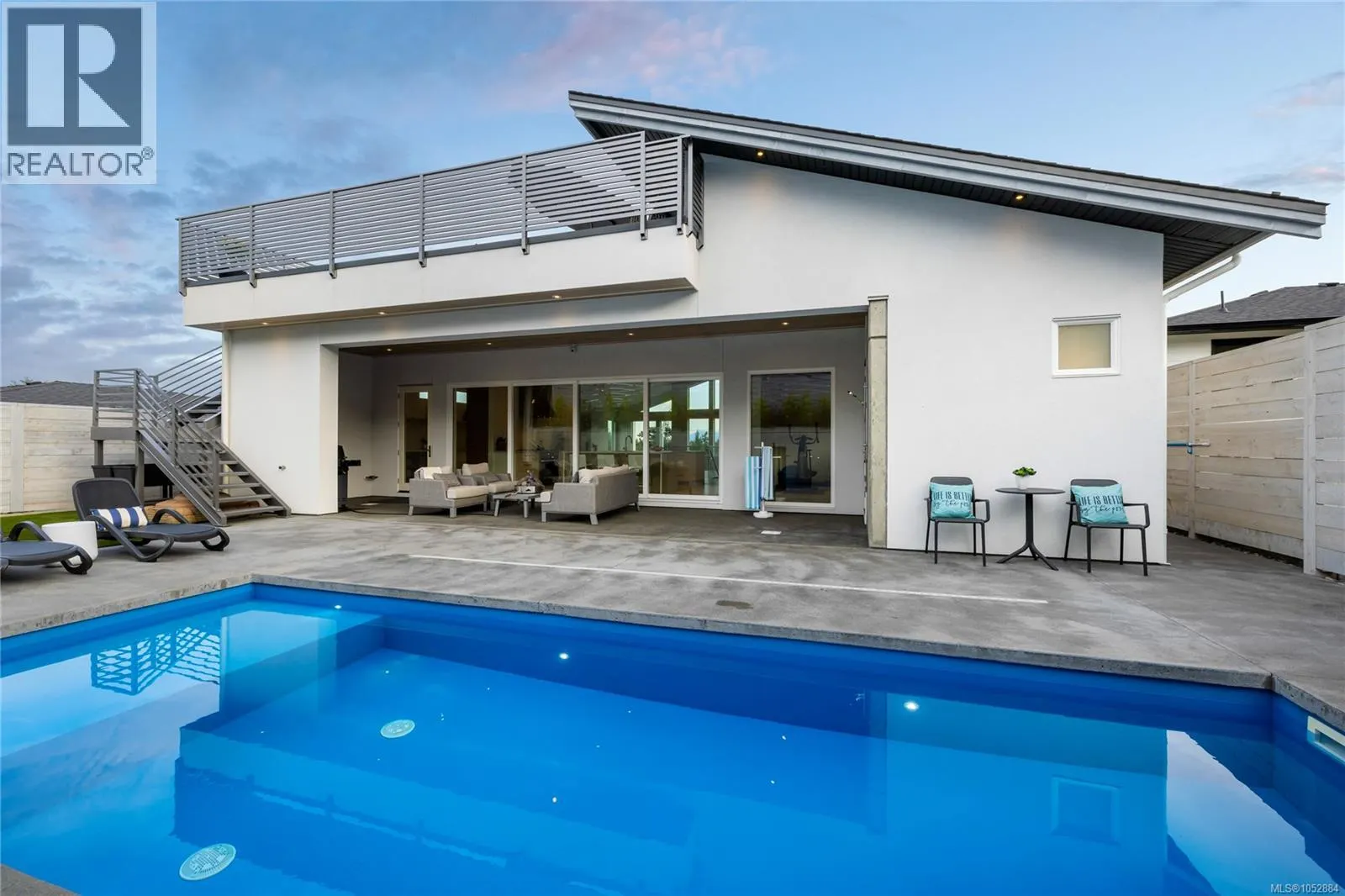 156 Golden Oaks Cres
