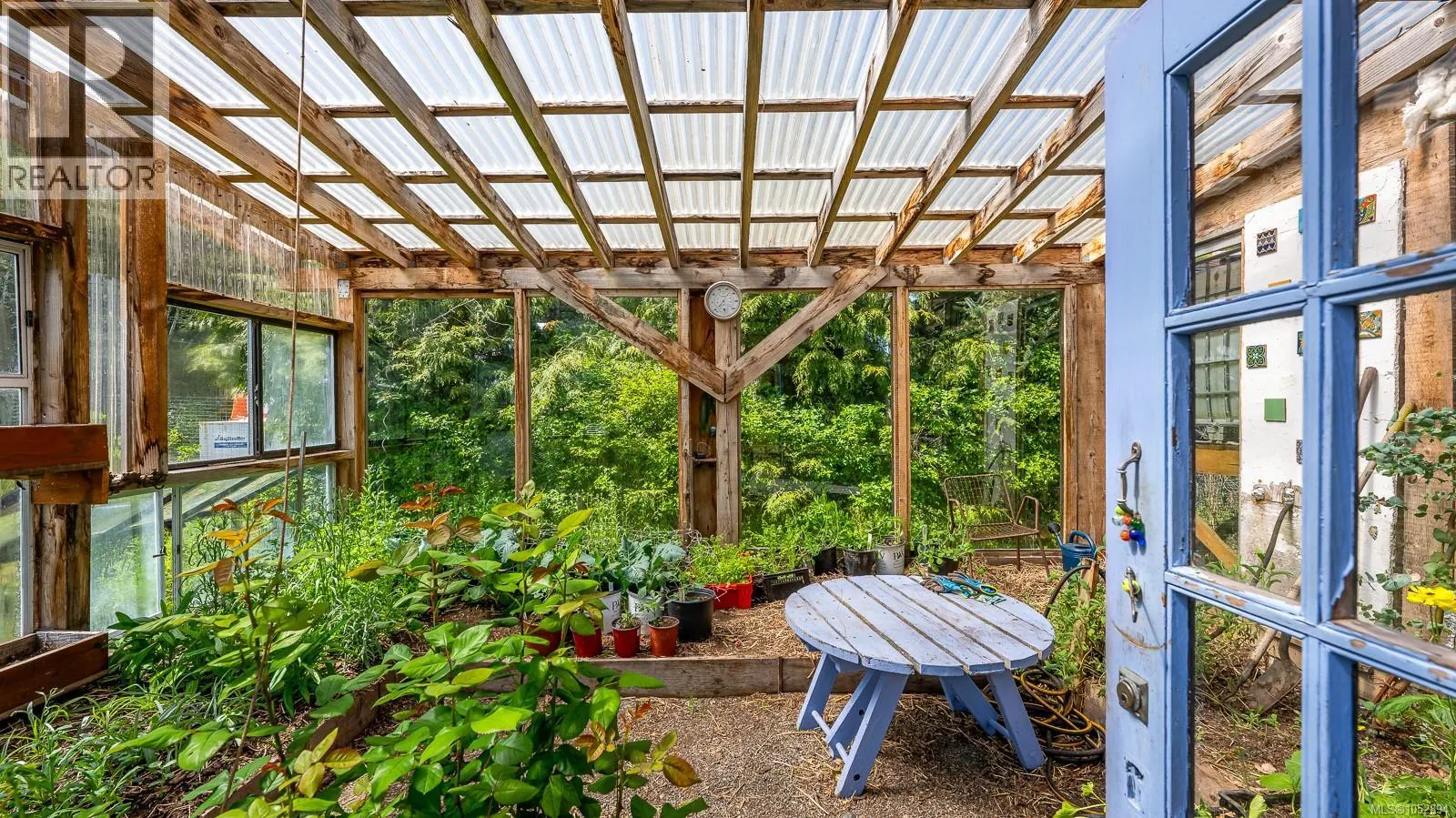 885 Lanqvist Rd