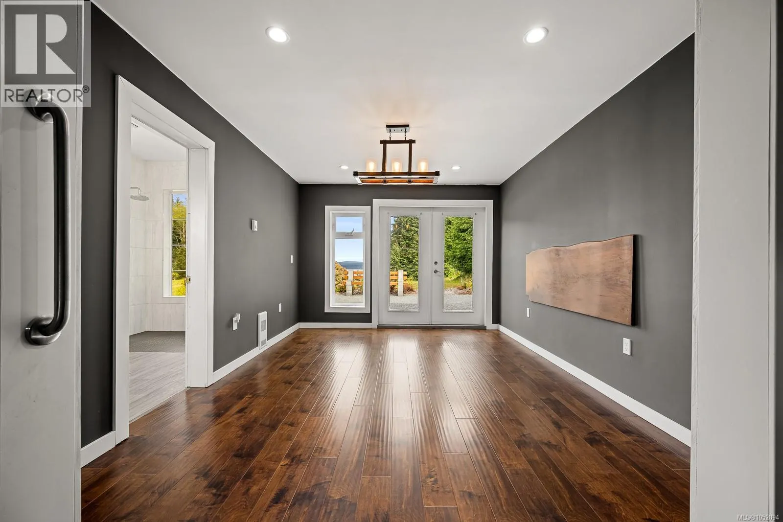 885 Lanqvist Rd