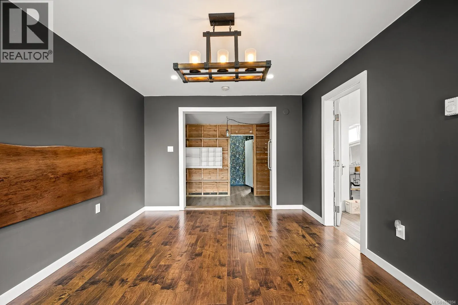 885 Lanqvist Rd