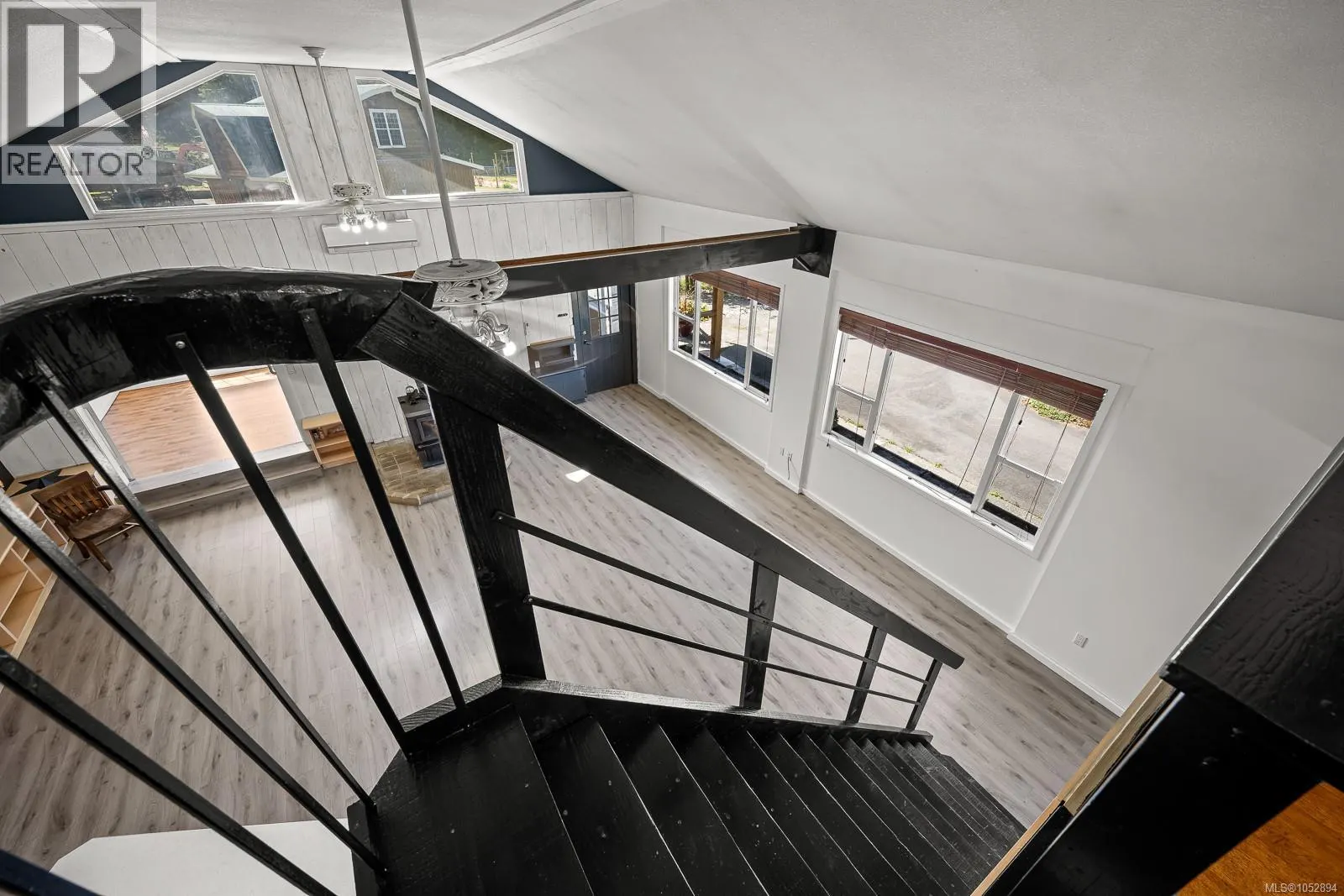 885 Lanqvist Rd