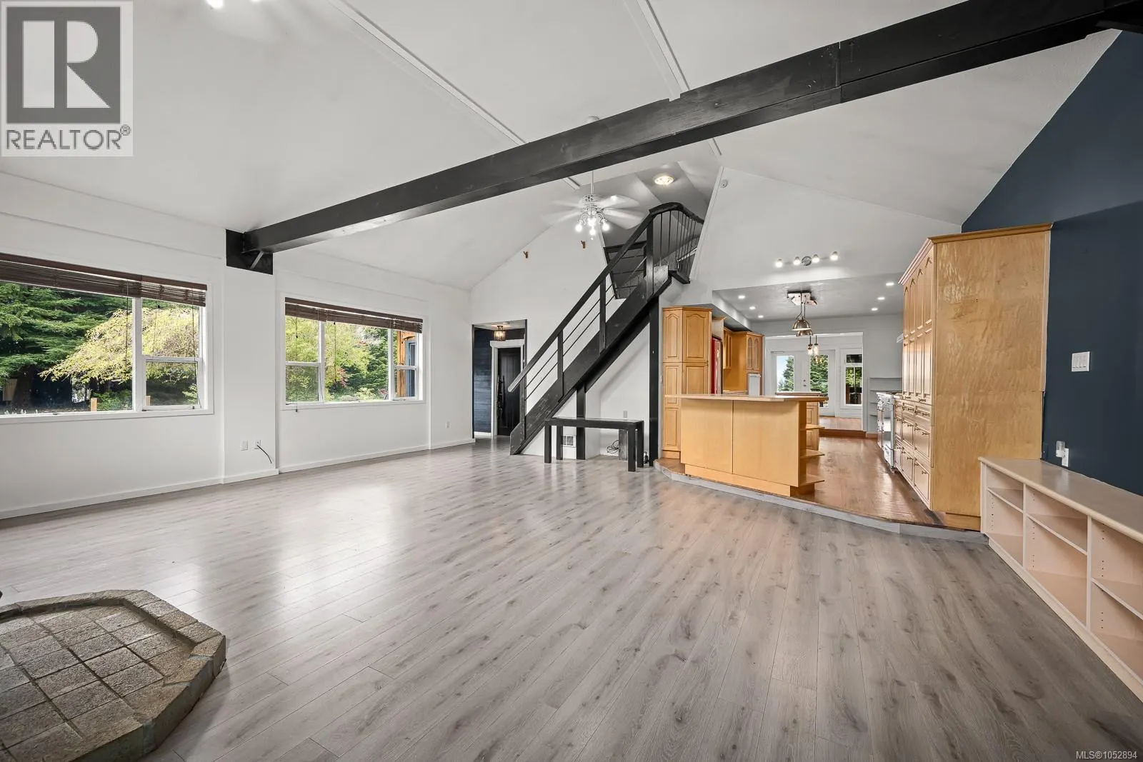 885 Lanqvist Rd