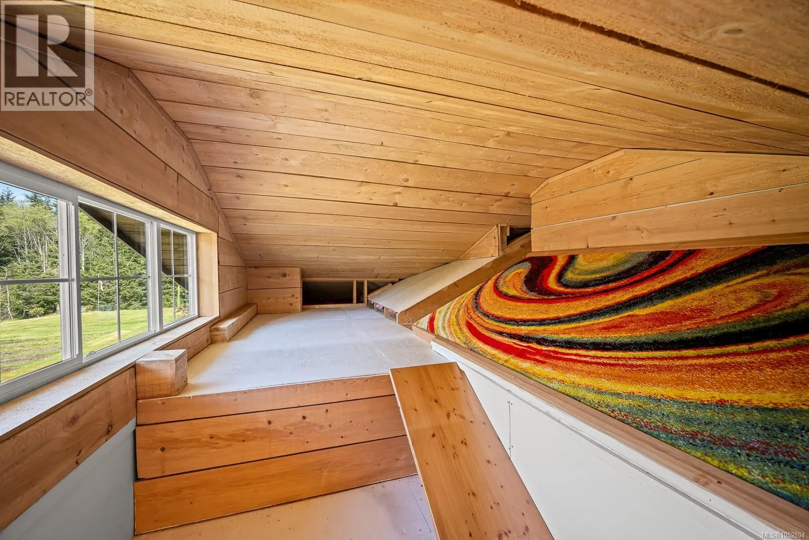 885 Lanqvist Rd