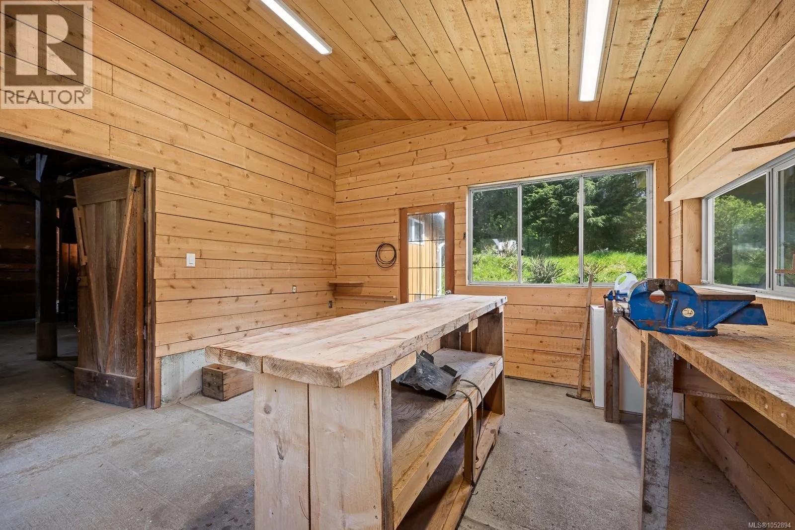 885 Lanqvist Rd
