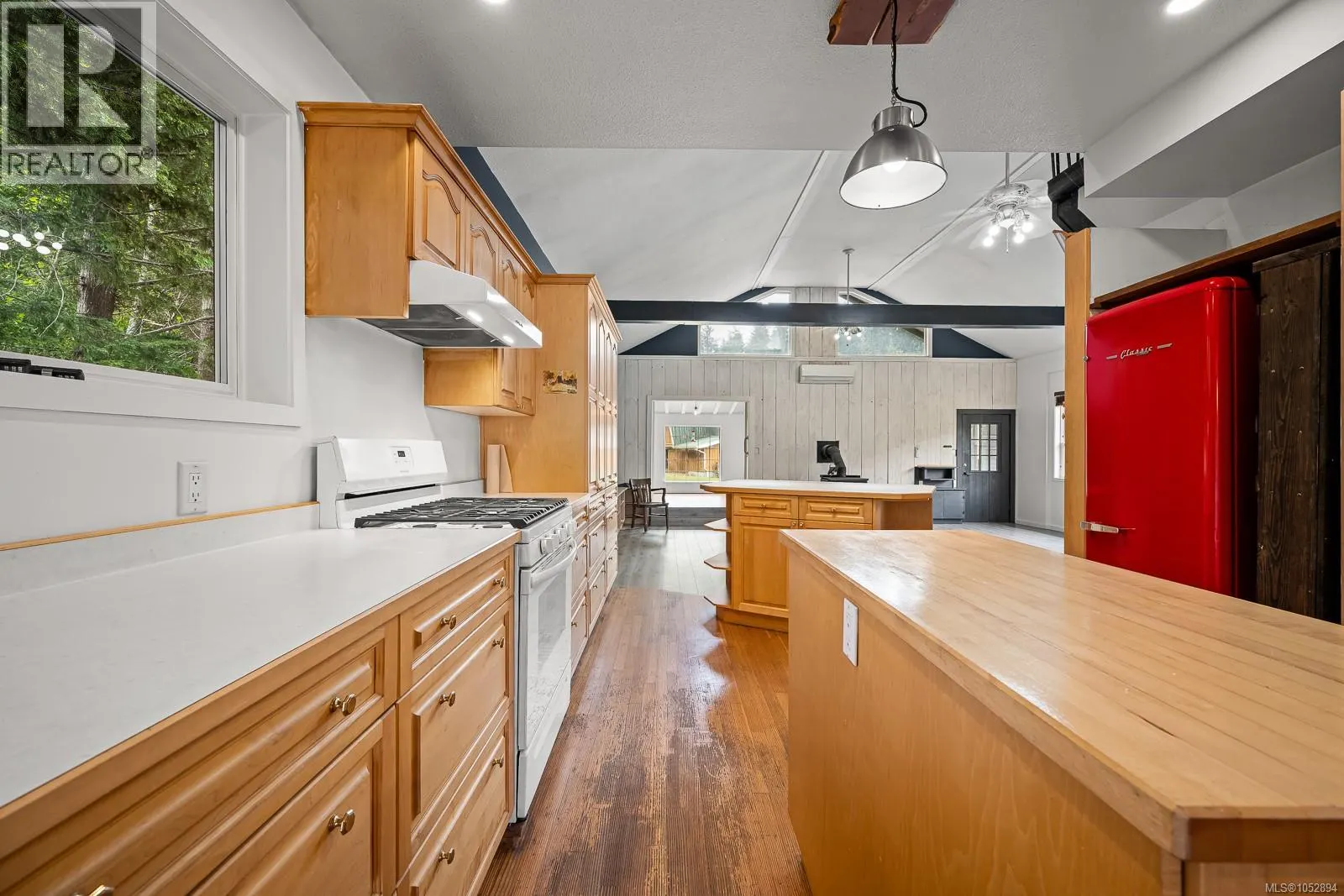 885 Lanqvist Rd