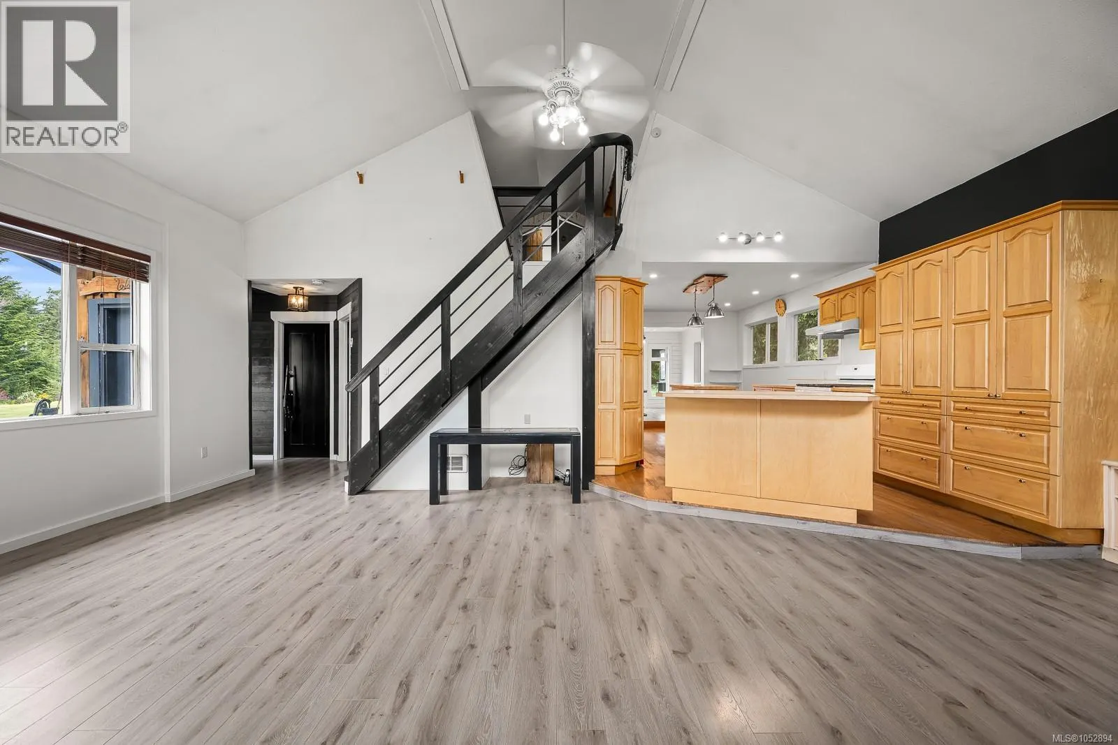 885 Lanqvist Rd