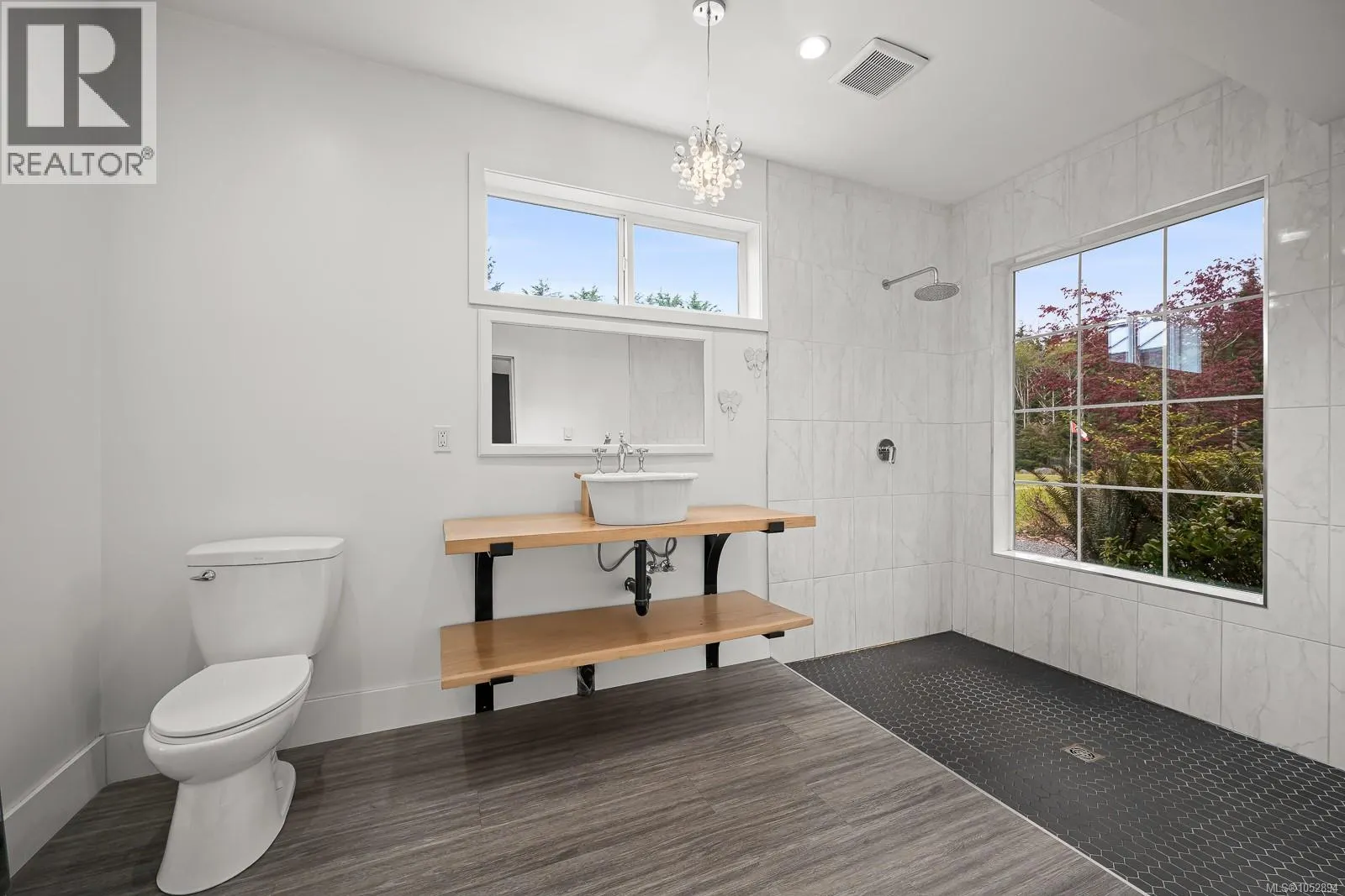 885 Lanqvist Rd
