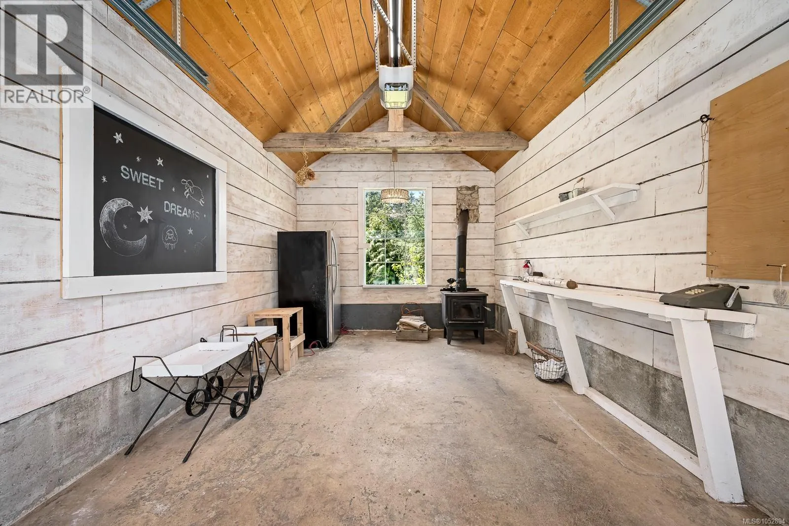 885 Lanqvist Rd