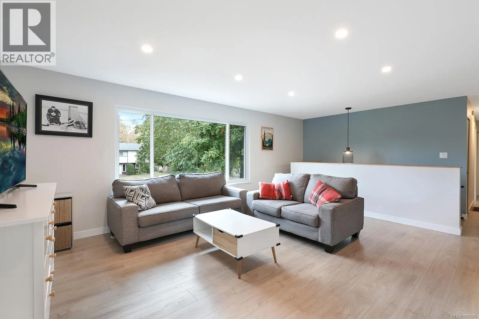 4082 Carey Pl