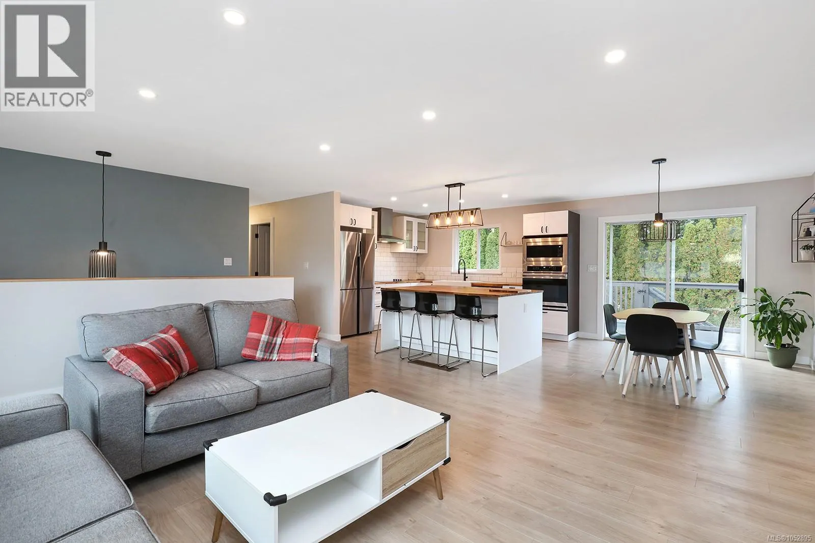 4082 Carey Pl