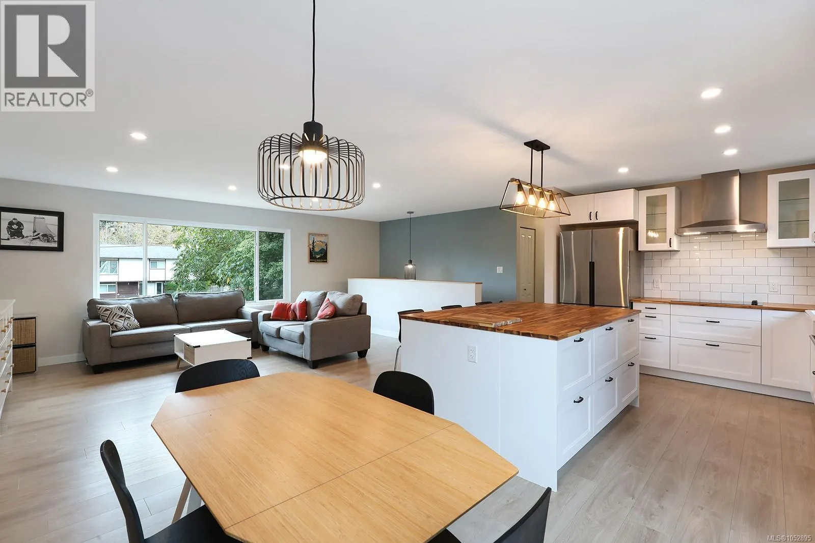 4082 Carey Pl