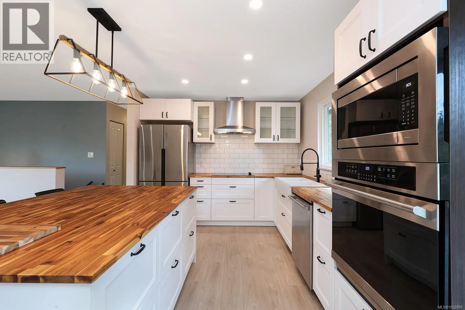 4082 Carey Pl