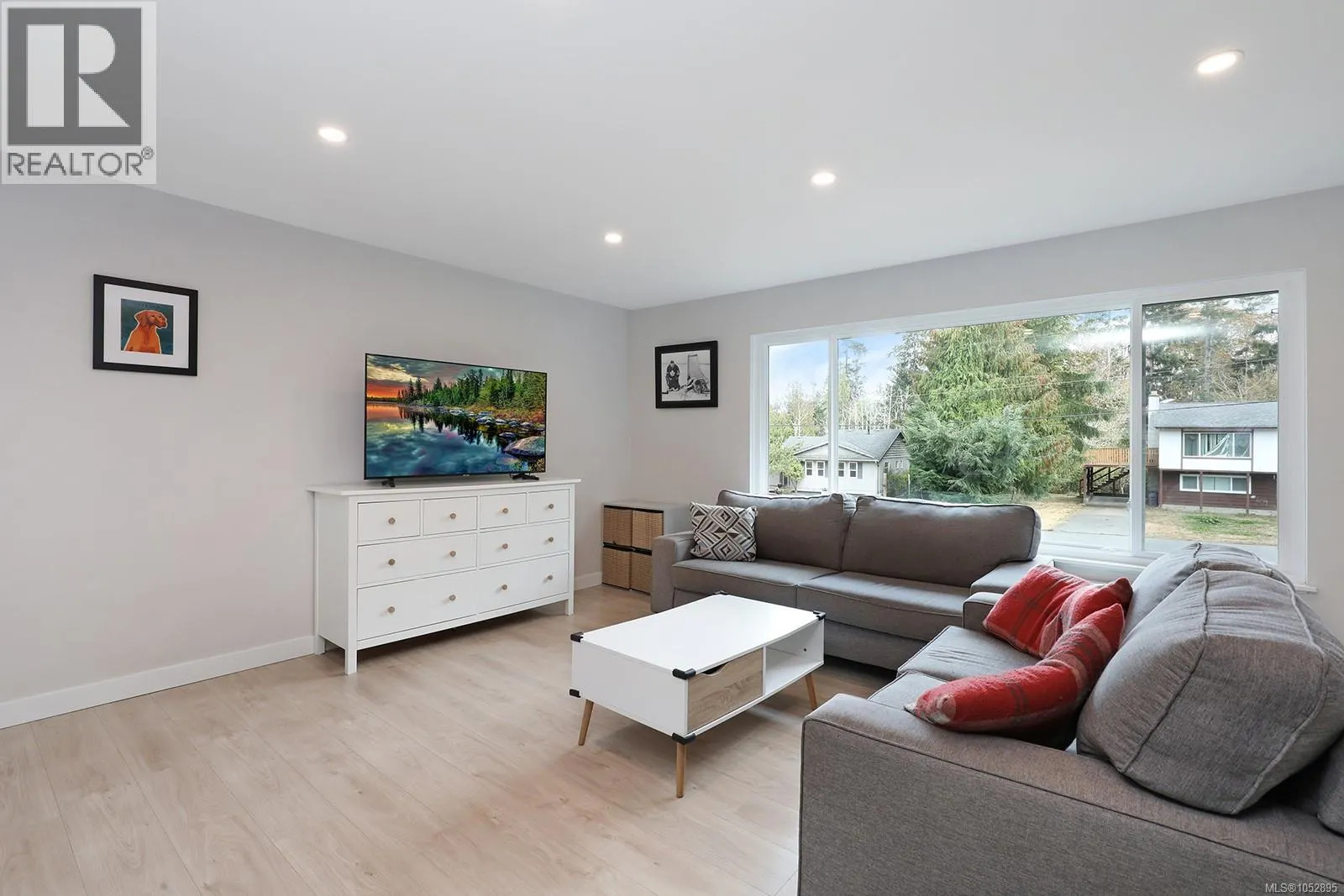 4082 Carey Pl