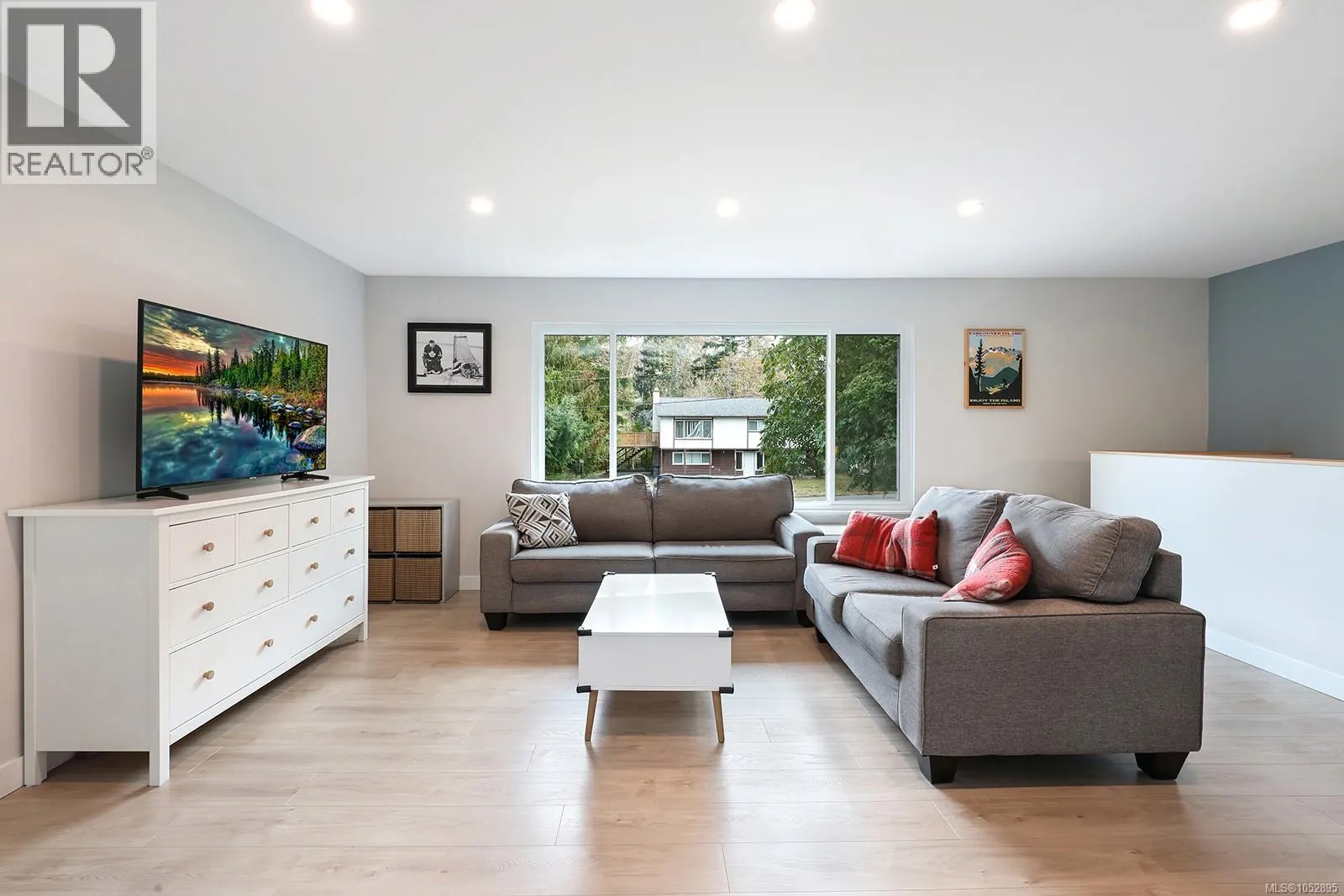 4082 Carey Pl
