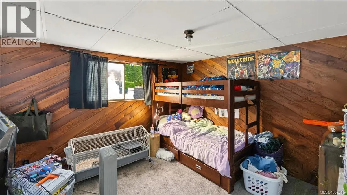 651 Dogwood St