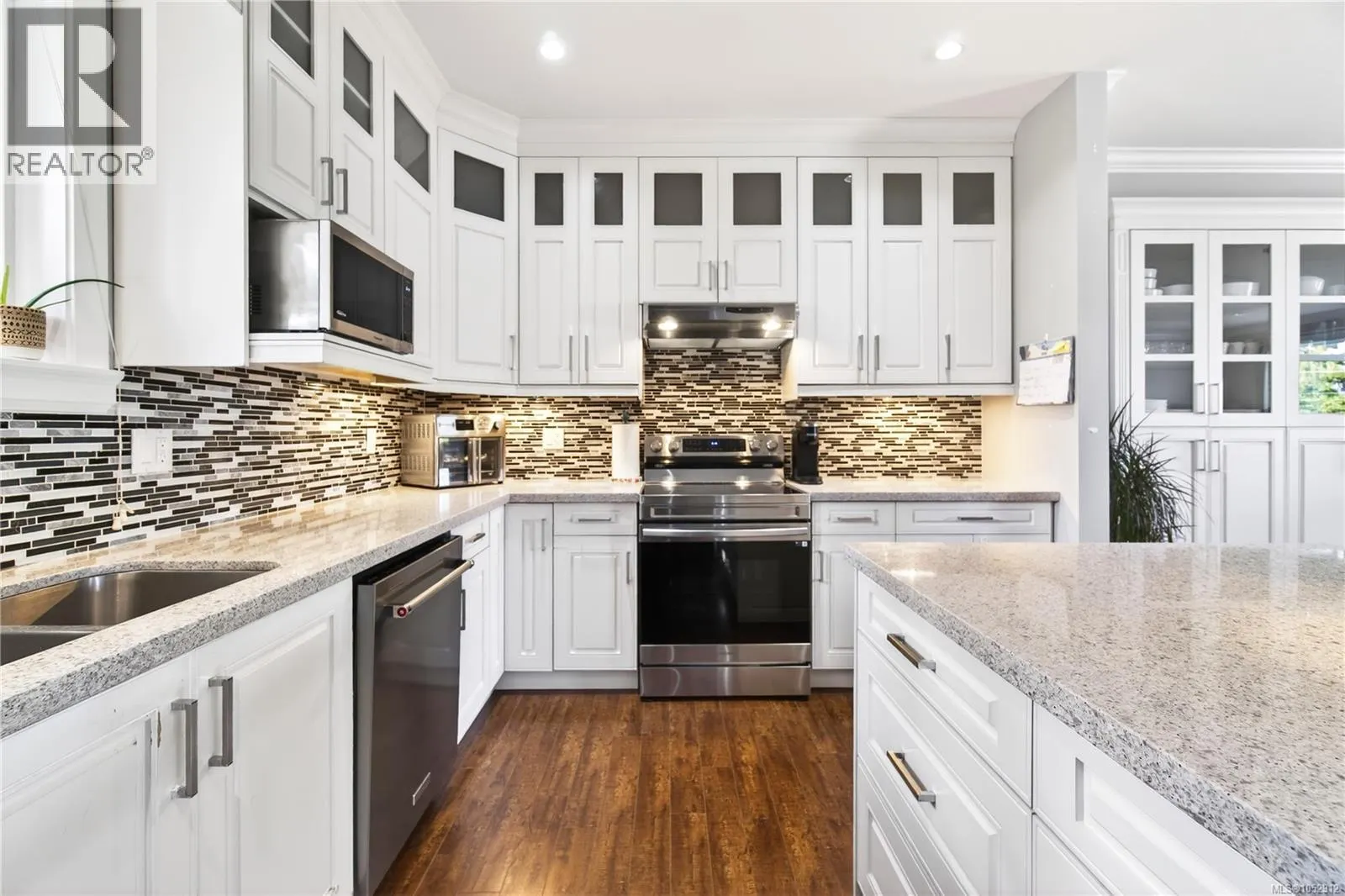 3115 Uplands Dr