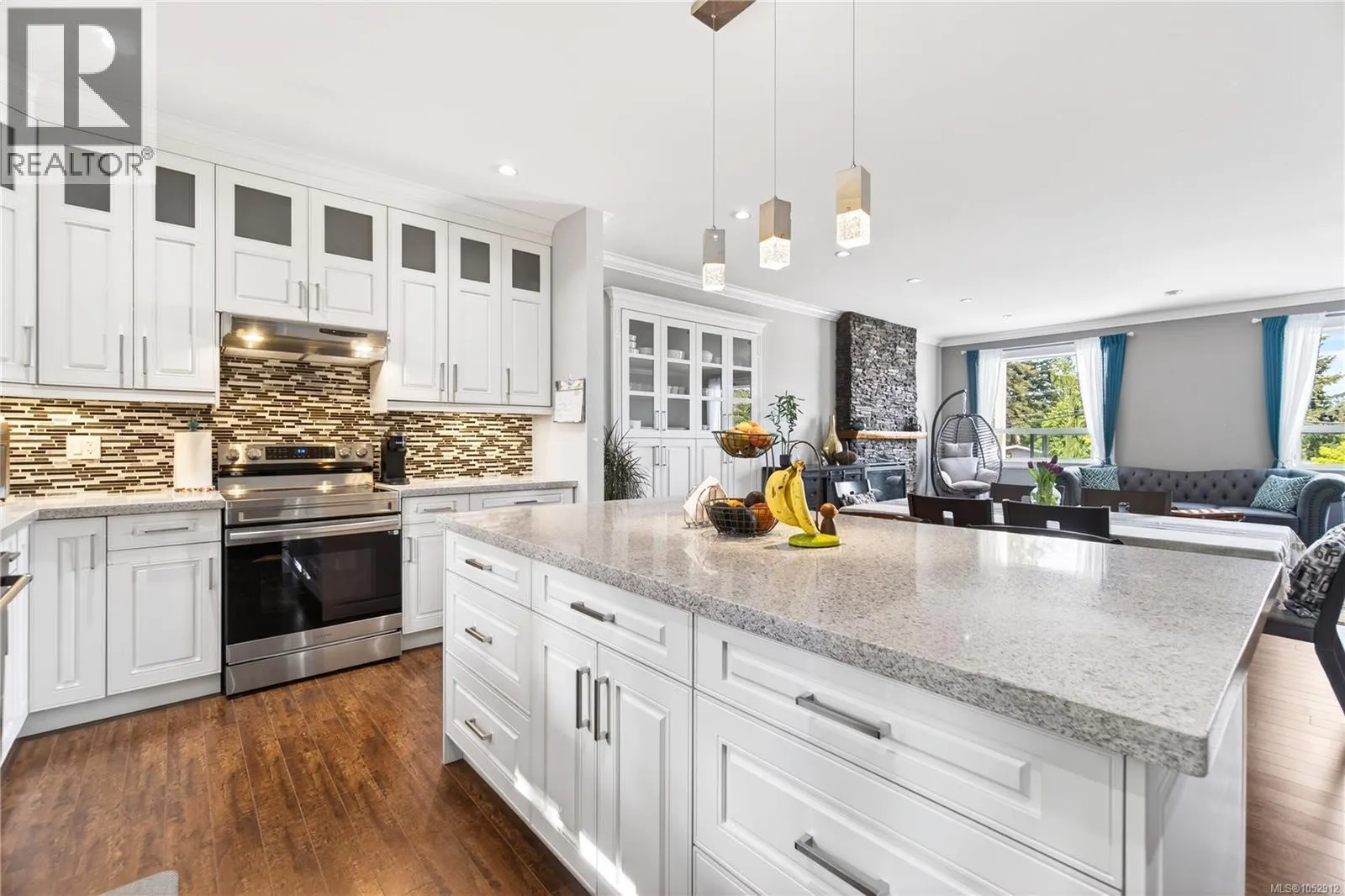 3115 Uplands Dr