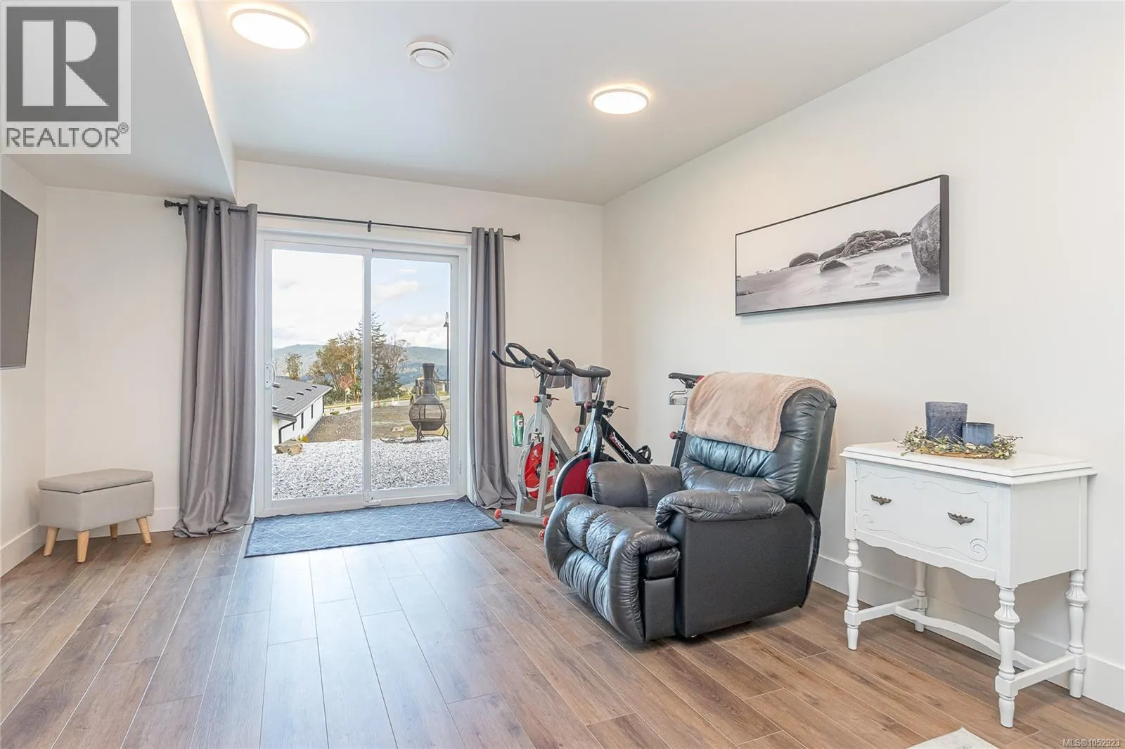 3155 Woodrush Dr
