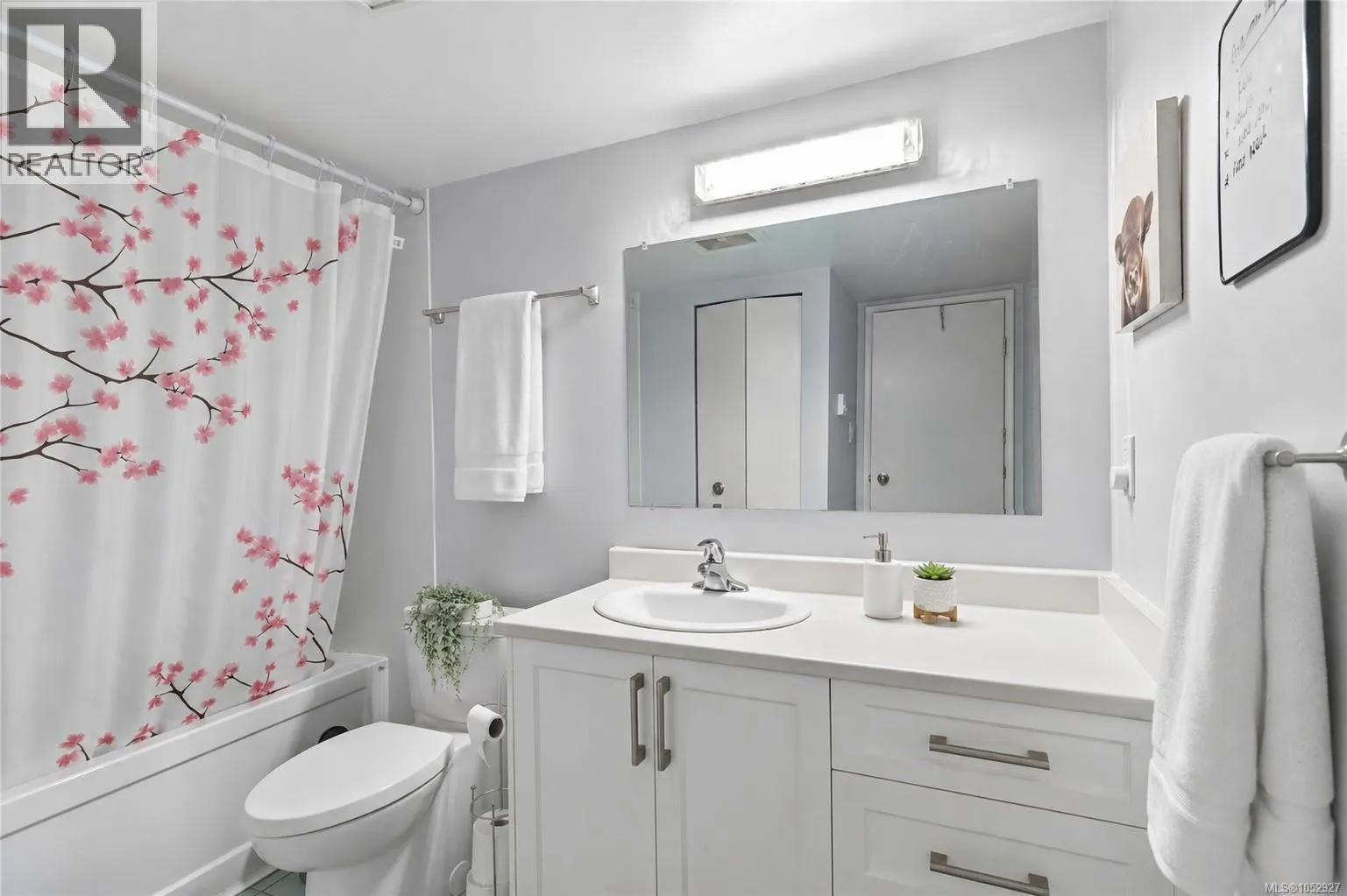 314 3235 Quadra St