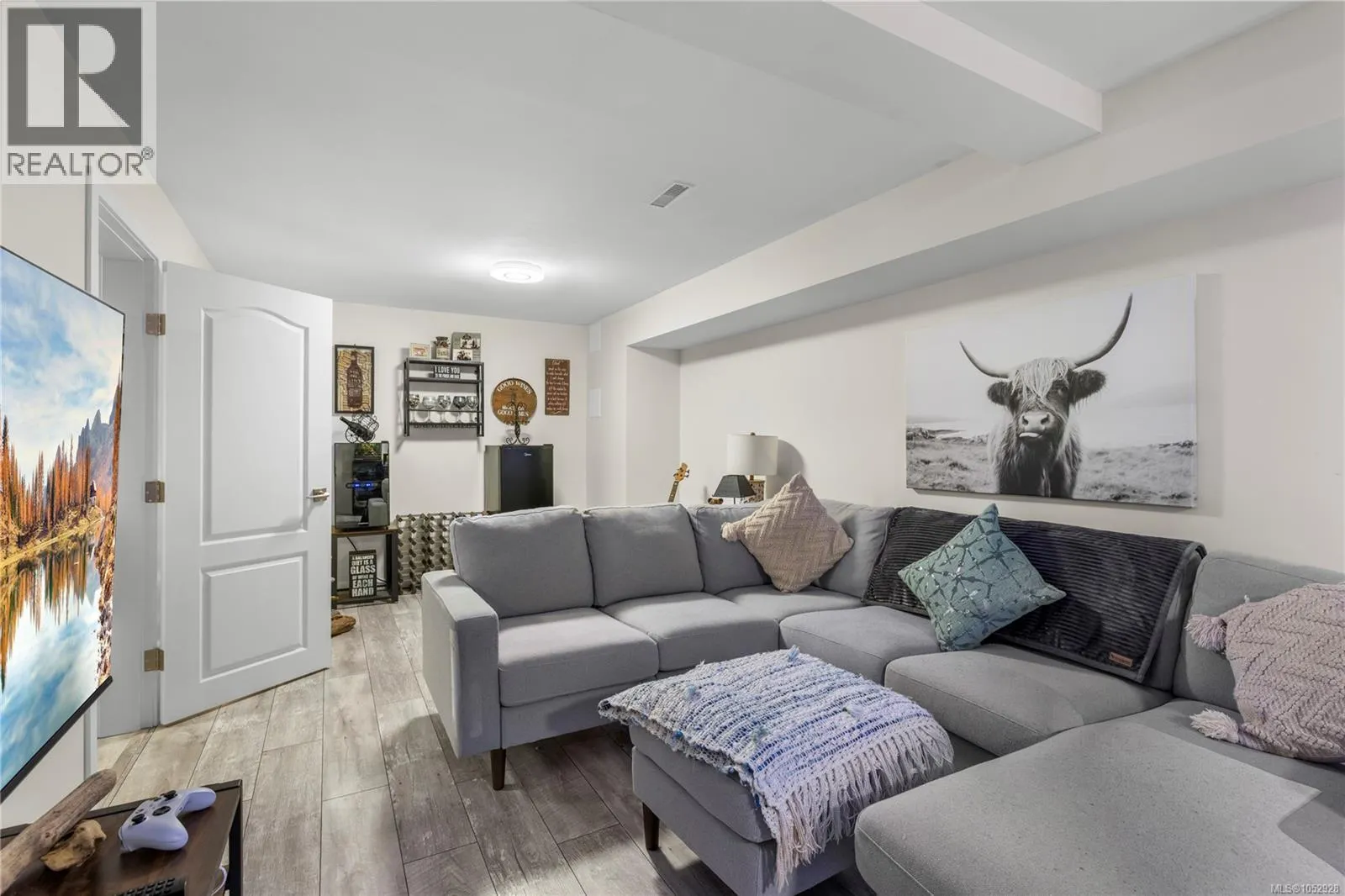 1691 Meadowood Way