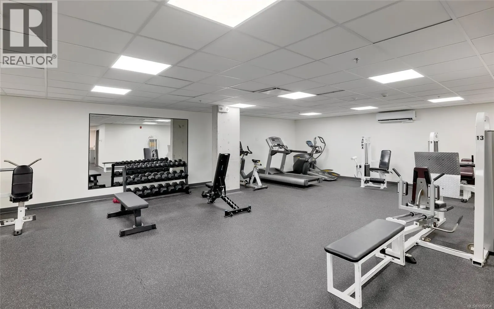 211 1102 Esquimalt Rd