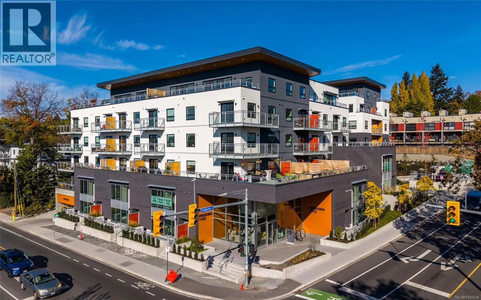 211 1102 Esquimalt Rd