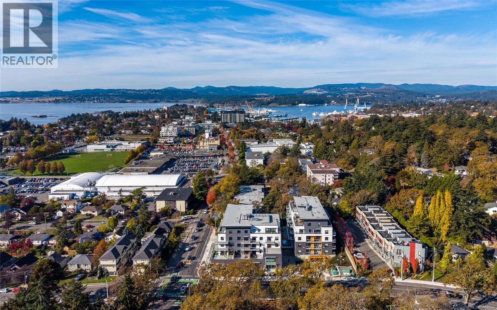 211 1102 Esquimalt Rd